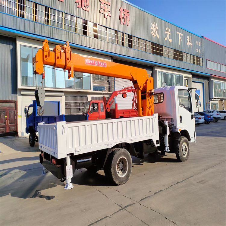 交城县三轮随车吊定制 农用改装机自备吊中瑞长期出售